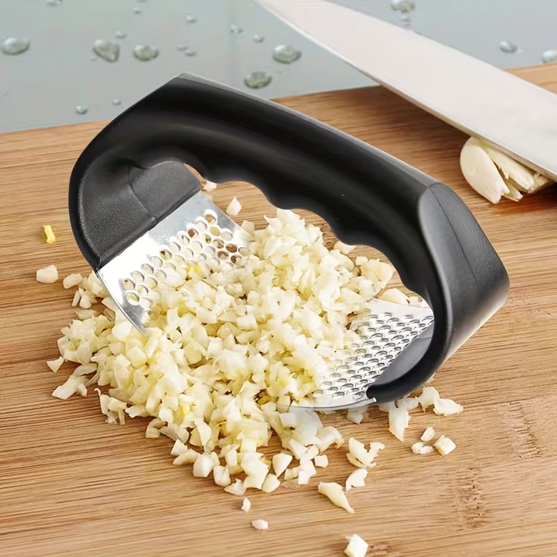 Kitchen Gadgets For Cooking - ガーリッククラッシャー、ガーリックプレスロッカー、ステンレス製ガーリックプレス、ガーリックチョッパー（ガーリックを潰すためのキッチンガジェット）