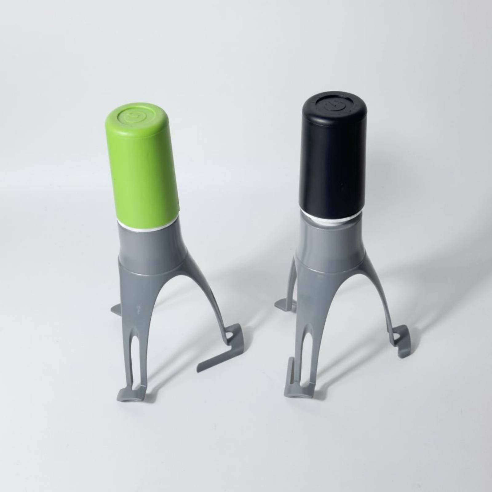 自動三角攪拌機 - ハンズフリー電動卵泡立て器＆キッチンミキ - Kitchen Gadgets Blender のレビューと価格